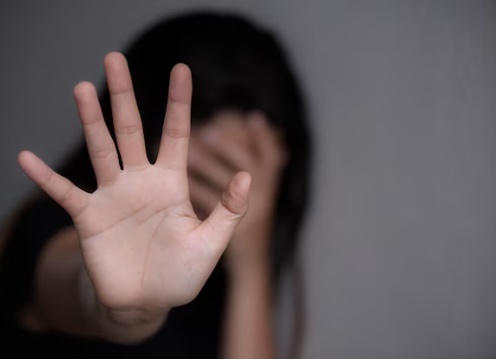 RBI: Mulher Ã© ameaÃ§ada e agredida com chute pelo companheiro 