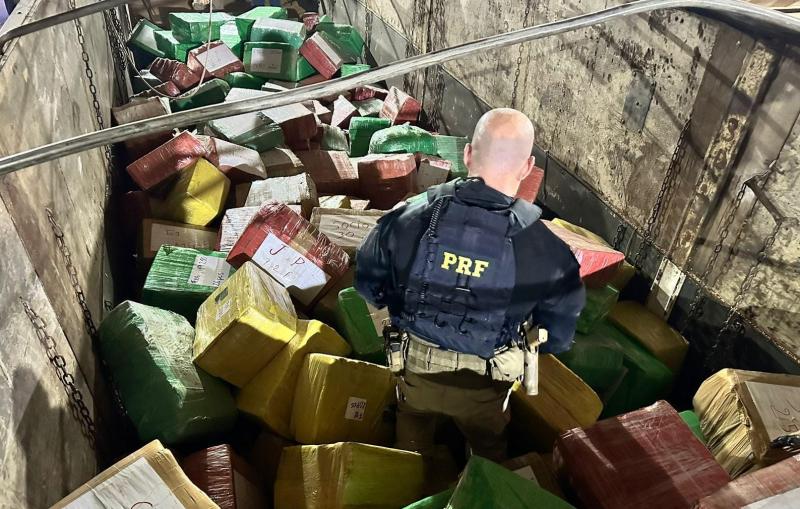 Polícia Rodoviária Federal do Paraná realiza a maior apreensão  de maconha do ano