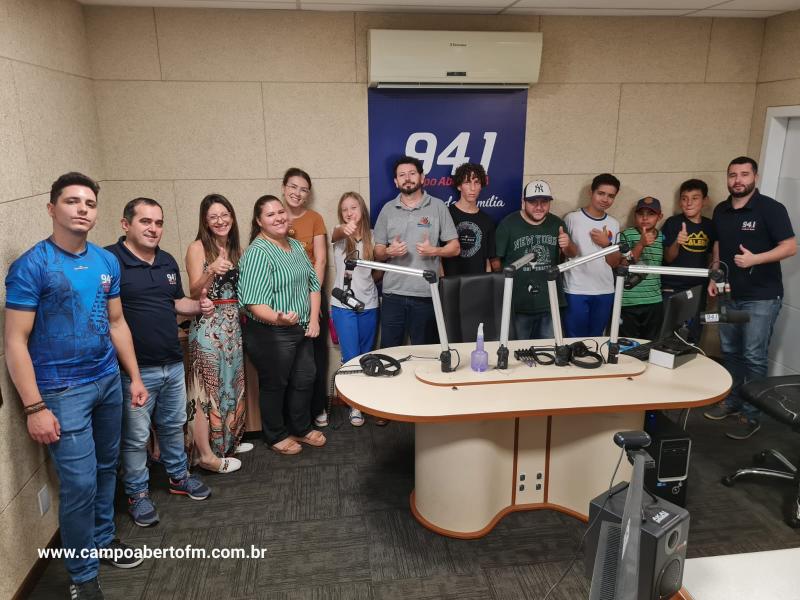 Etapa das visitas a Campo Aberto FM do Projeto Jovens Comunicadores foi concluÃ­da nesta segunda (29)
