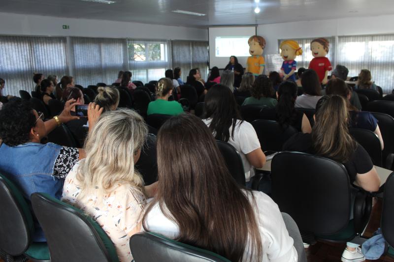 Professores de Laranjeiras participam de capacitaÃ§Ã£o do Programa Agrinho
