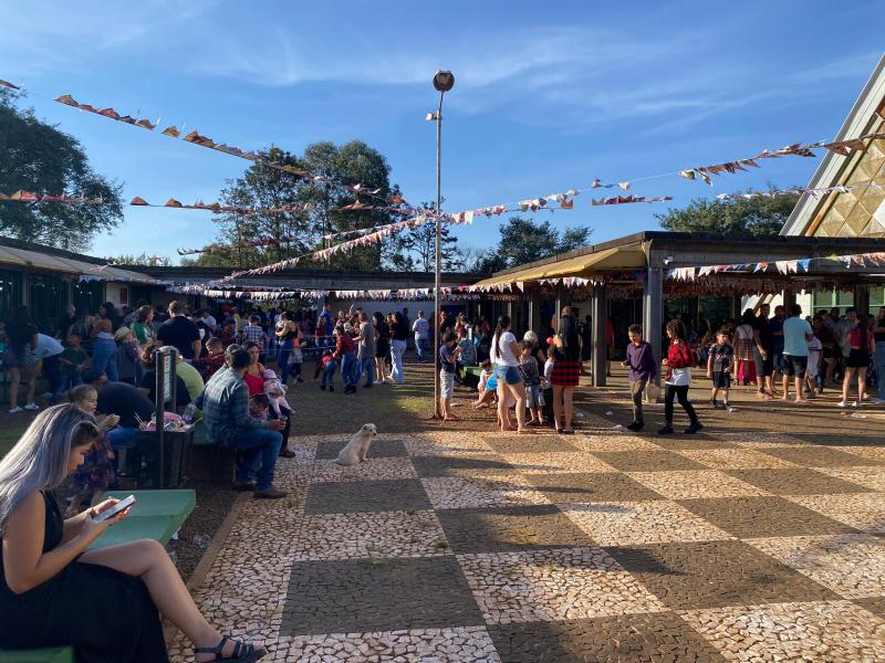 Grande Festa Junina no CAIC de Laranjeiras do Sul ReÃºne Comunidade em CelebraÃ§Ã£o Tradicional