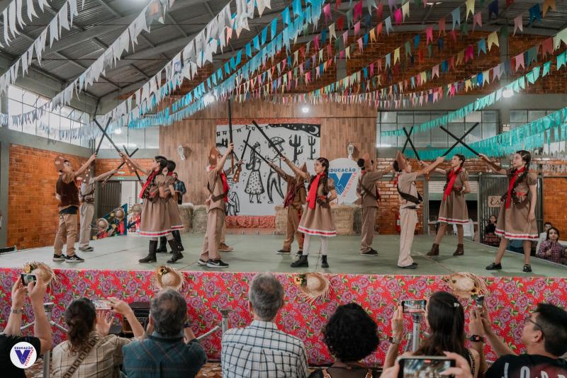 Festa da Escola Vicentina SantÂ´Ana reuniu milhares de pessoas em Laranjeiras do Sul