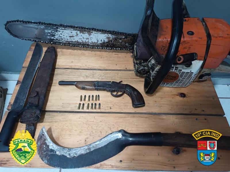 RBI: Dois homens sÃ£o presos por corte de Ã¡rvores e porte ilegal de arma de fogo
