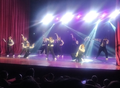 Black Heart atraiu grande pÃºblico no espetÃ¡culo em homenagem a Michael Jackson 