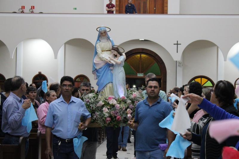 3Âº dia da Novena em Louvor a Padroeira SantÂ´Ana teve benÃ§Ã£o especial para viÃºvos e idosos
