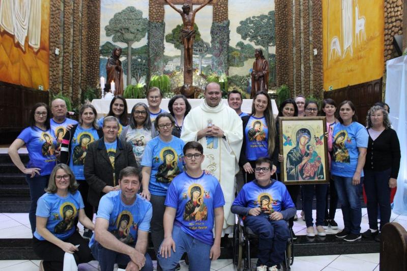 Novena da Padroeira SantÂ´Ana teve benÃ§Ã£o das famÃ­lias no 6Âº dia