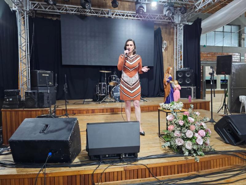 Noite do Pirogue da Festa de SantÂ´Ana reuniu centenas de pessoa no PavilhÃ£o da Matriz