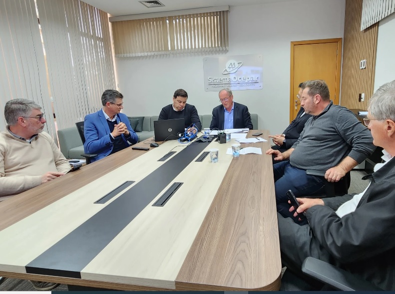 SecretÃ¡rio Sandro Alex detalha a proposta de privatizaÃ§Ã£o da Ferroeste
