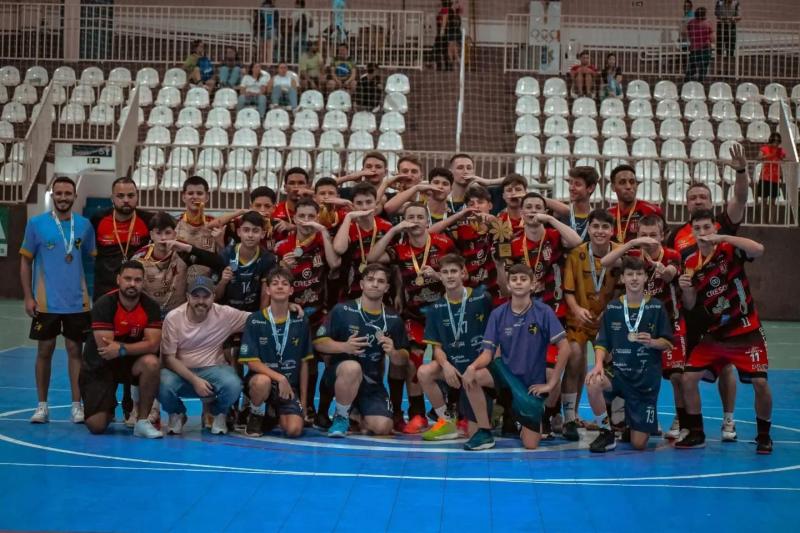 Futsal Masculino de Laranjeiras do Sul conquista a Fase Macro dos Jogos da Juventude 