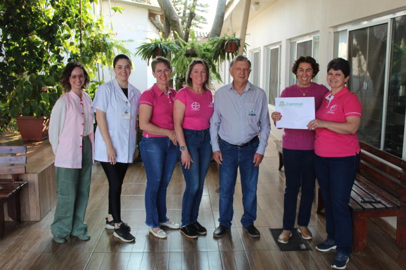 AÃ§Ã£o do NÃºcleo Feminino Coprossel beneficia Casa de Repouso SÃ£o Francisco Xavier 