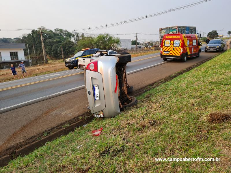 LS: ColisÃ£o traseira seguido de capotamento Ã© registrado no KM 453 da BR 277