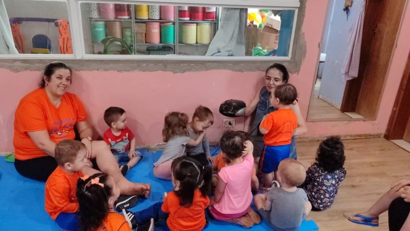 CMEI Adelina Dutra Boeira promove projeto sobre Meios de ComunicaÃ§Ã£o com foco no rÃ¡dio