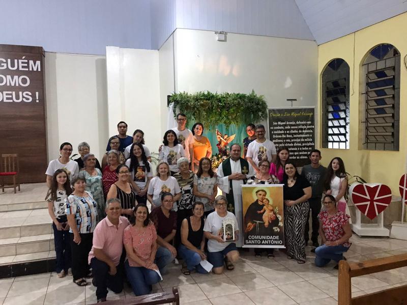 Missas com Novenas na comunidade SÃ£o Miguel de Laranjeiras do Sul teve a participaÃ§Ã£o das Capelas Santo AntÃ´nio e SÃ£o 