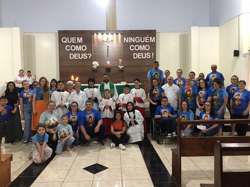 6Âº Dia das Missas com Novenas no Bairro SÃ£o Miguel de Laranjeiras do Sul foi Presidida pelo Padre SebastiÃ£o Gulart