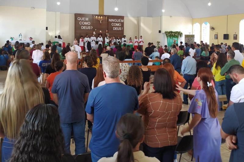 Festa em louvor a SÃ£o Miguel em Laranjeiras do Sul atraiu centenas de fiÃ©is