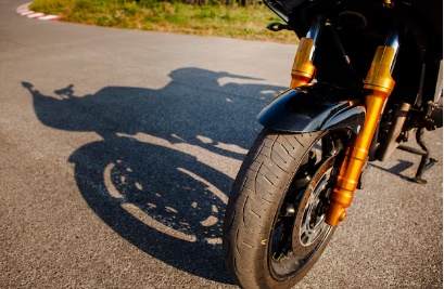 Cantagalo: Adolescente Ã© flagrado pela PM conduzindo motocicleta