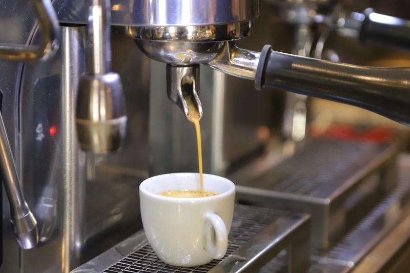 Mesmo com menor produÃ§Ã£o, cafÃ© garante mais rendimento ao produtor paranaense