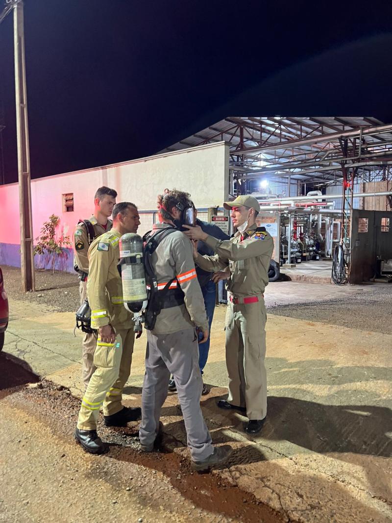 LS: Bombeiros sÃ£o acionados para atender vazamento de AmÃ´nia em laticÃ­nio da cidade 