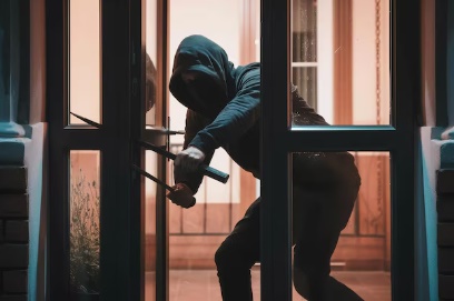 RBI: LadrÃµes arrombam casa na Linha Alagado e furtam TV e motor elÃ©trico