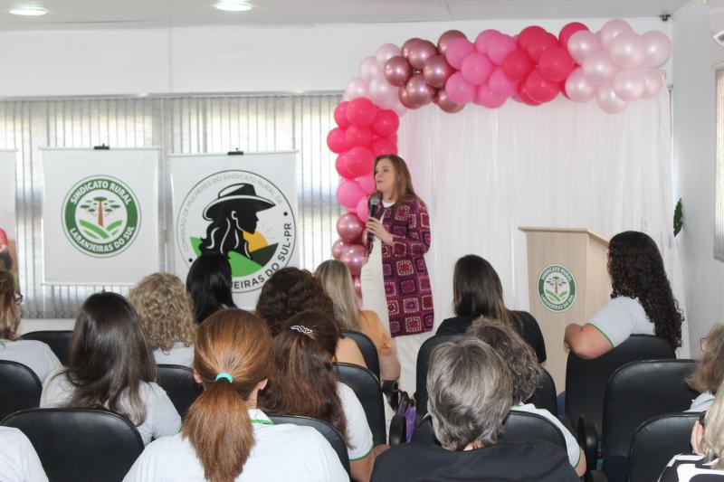 ReuniÃ£o da ComissÃ£o de Mulheres Rurais em Laranjeiras do Sul: LideranÃ§a e Fortalecimento da Mulher no Campo