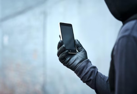 LS: LadrÃ£o Ã© preso apÃ³s roubar celular de homem em via pÃºblica