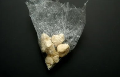 LS: Jovem Ã© preso com diversas pedras de crack prontas para comercializaÃ§Ã£o