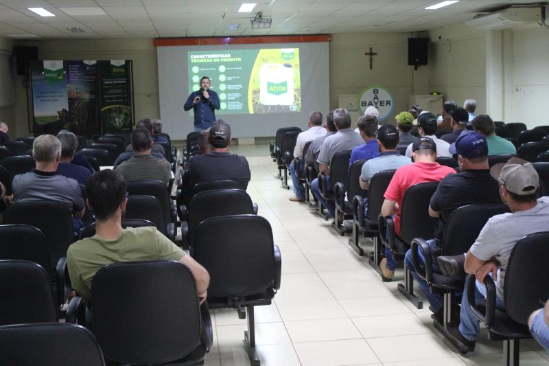Coprossel e Bayer promovem treinamento tÃ©cnico com foco em novas tecnologias agrÃ­colas