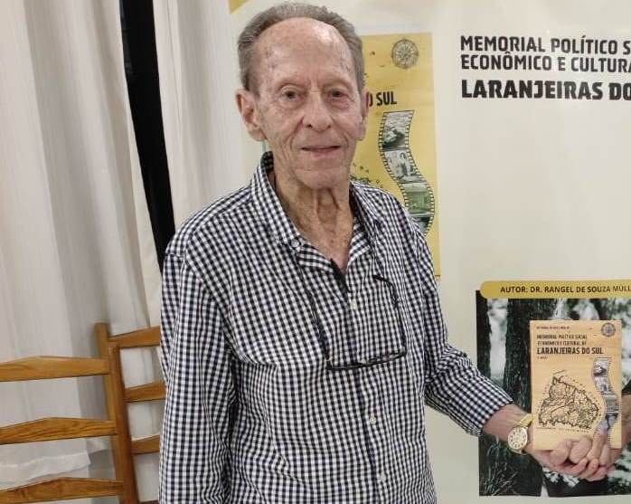 Dr. Rangel lanÃ§a 2Âª ediÃ§Ã£o de livro