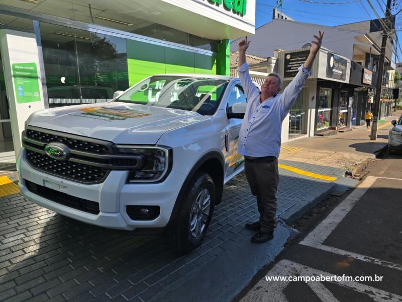 Sicredi Grandes Lagos encerra campanha â€˜Sorte Premiada 2024â€™ com entrega de camionete e Volkswagem Taos