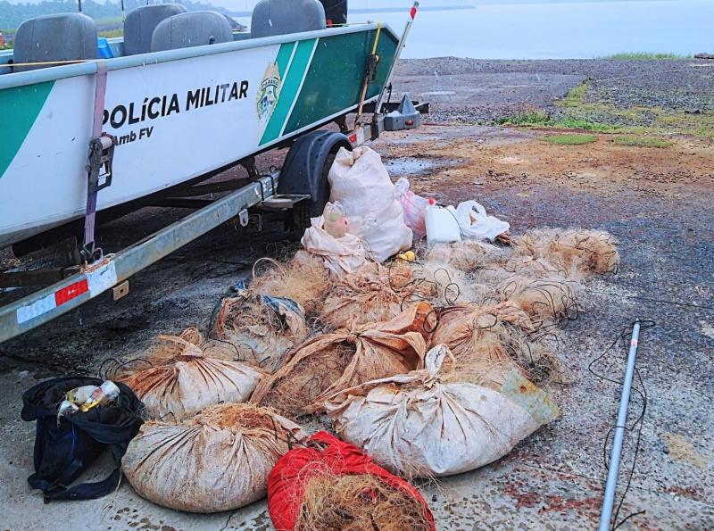 PolÃ­cia Ambiental realiza patrulhamento de fiscalizaÃ§Ã£o aquÃ¡tica na represa de Salto Santiago