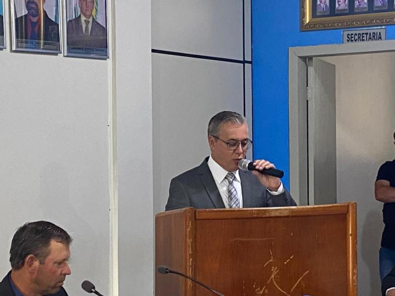 Em Nova Laranjeiras Fabio Roberto dos Santos Ã© empossado para o segundo mandato