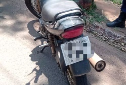 LS: Motocicleta com placa falsa e chassi raspado Ã© apreendida pela PM