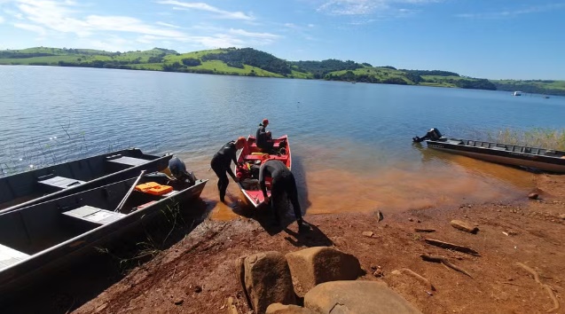 CandÃ³i: Mulher desaparece no Rio Cavernoso apÃ³s cair do barco