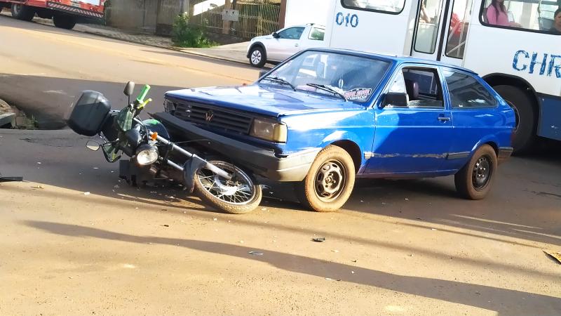 LS: ColisÃ£o entre carro e moto deixa duas pessoas feridas 
