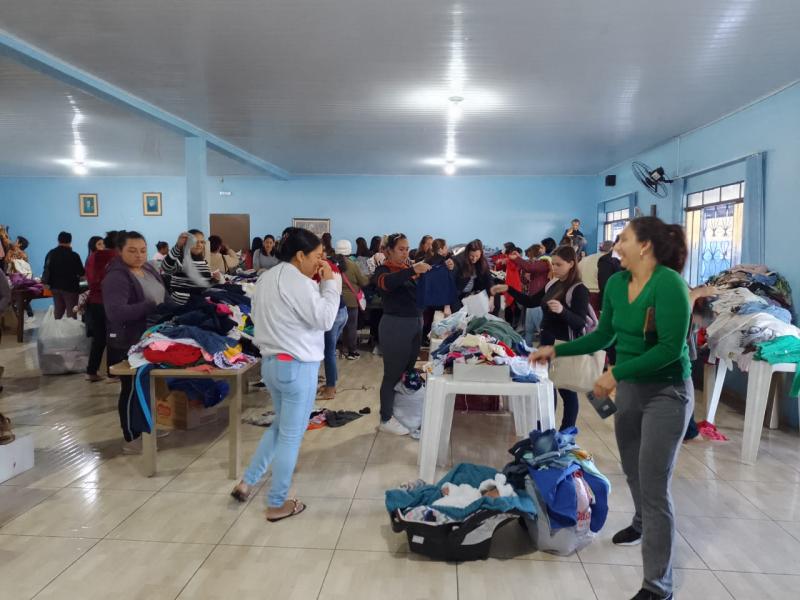 Bazar SolidÃ¡rio do CEMIC Ã© sucesso de comercializaÃ§Ã£o