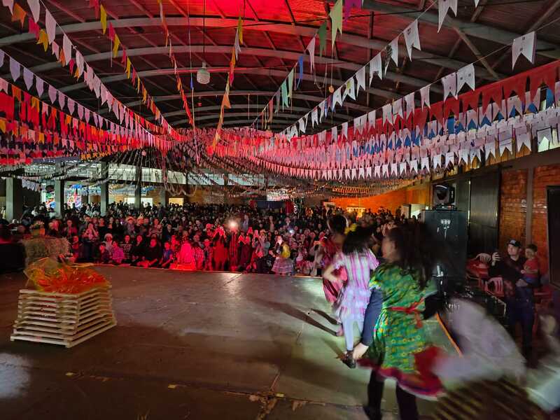 Festa da Catequese da Matriz reuniu centenadas de pessoas em Laranjeiras do Sul