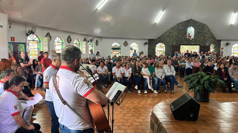 Fiéis participam da Missa das 15h30 na 63ª Festa do Bom Jesus em Campo Mendes