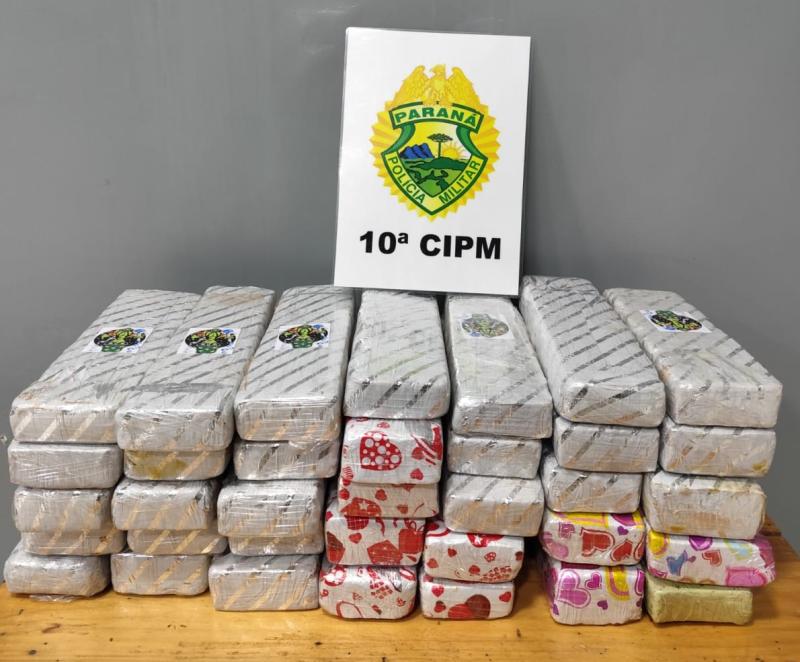 LS: PM apreende 26kg de maconha em abordagem à ônibus na estação rodoviária 
