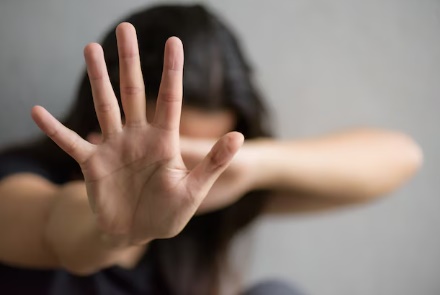 LS: Mulher sofre lesões após ser agredida pelo companheiro