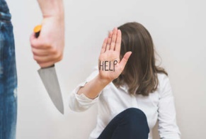 LS: Mulher e agredida e ameacada de morte pelo companheiro.