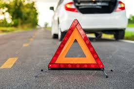 LS: Condutor sem habilitação provoca acidente e bate em veículo estacionado 