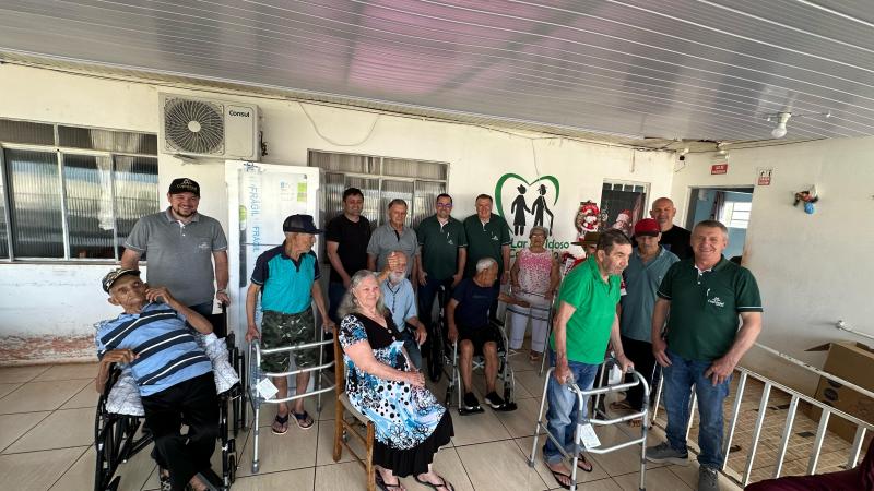 Casa Lar do Idoso de Cantagalo recebe novos equipamentos da Coprossel