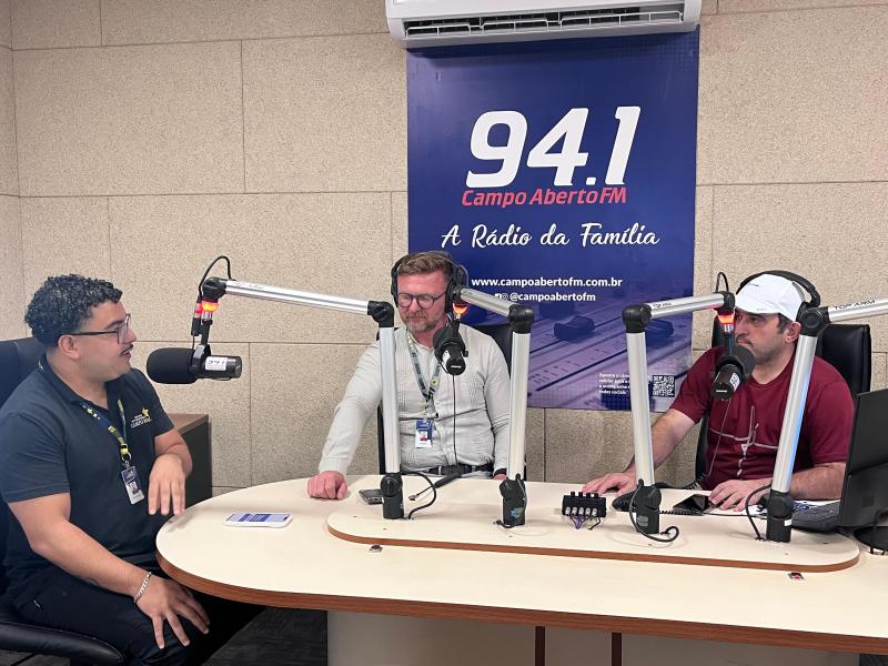 Novo diretor do Campus da Faculdade Campo Real visita a Campo Aberto FM e projeta ano letivo de 2026