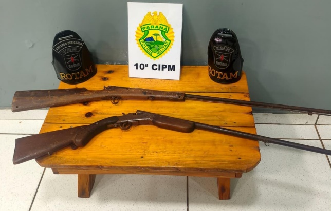 LS: Após denúncia anônima, PM encontra armas de fogo no forro de residência