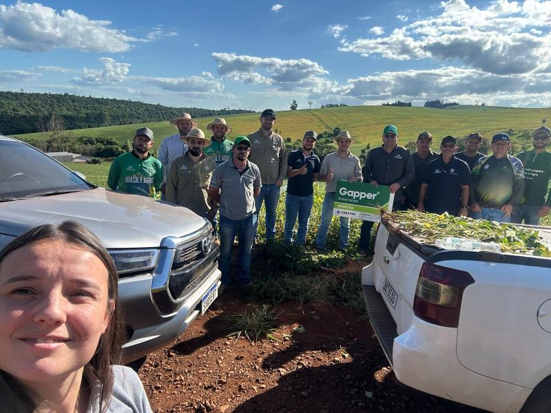 COPROSSEL: Departamento Técnico e Corteva realizam treinamento sobre dessecação pré-colheita da soja