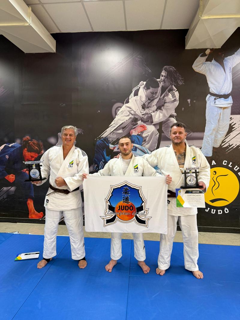 Atletas de Laranjeiras do Sul são premiados pela Confederação Brasileira de Judô 