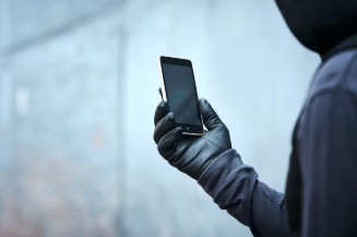 LS: Homem tem celular furtado ao sair da casa de amigo para comprar bebidas