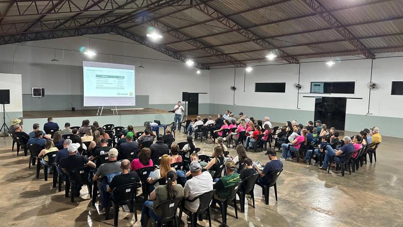 COPROSSEL apresenta resultados aos cooperados, na pré-assembleia realizada em Porto Barreiro