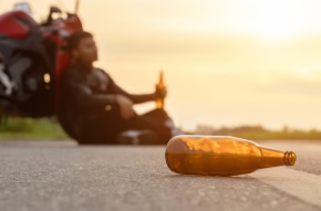 LS: Motociclista é flagrado dirigindo bêbado no centro da cidade
