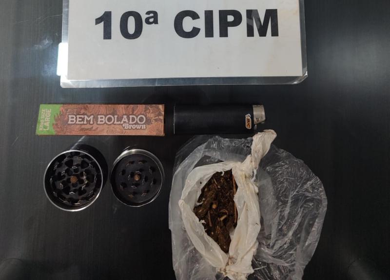 LS: Indivíduo é preso pela PM portando maconha na Vila Chimin
